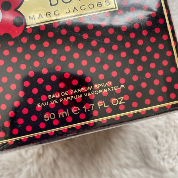 Marc Jacobs Daisy Dot Discontinued RARE 50ml Seal - Picture 2 of 4